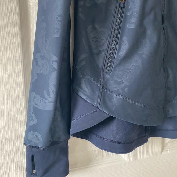Lululemon Keep It Up Jacket Lacefolage Embossed Inkwell - Picture 5 of 13